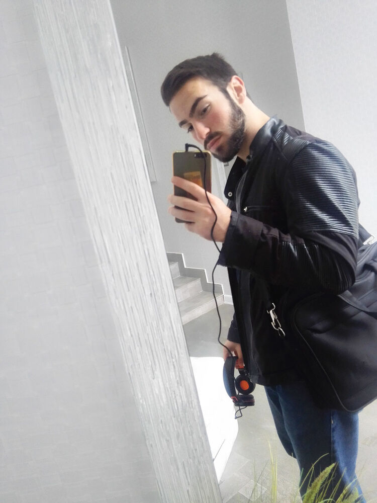  18048337  Luka hardy, 27 ,    