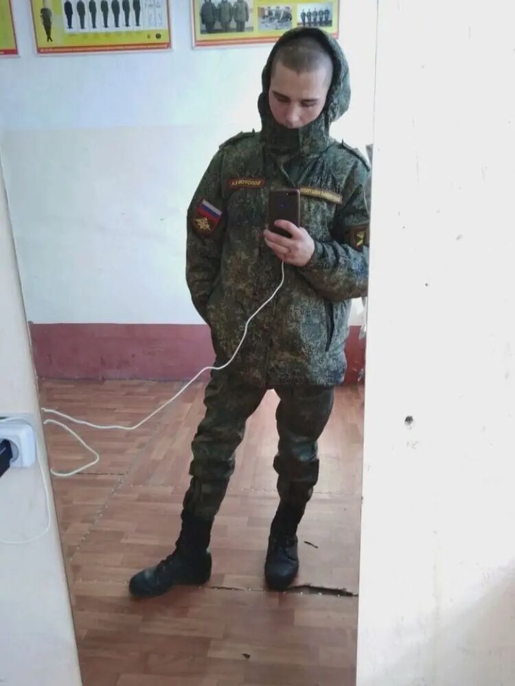  30471067  Vlad, 23 ,    