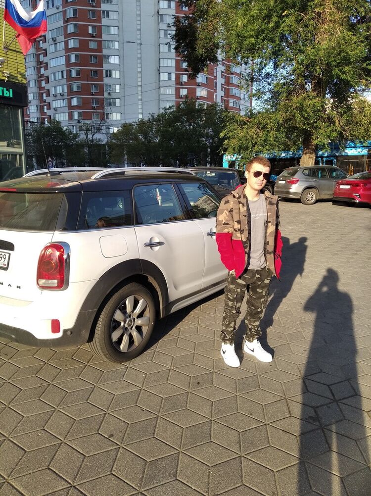  20884667  Dmitry, 40 ,    