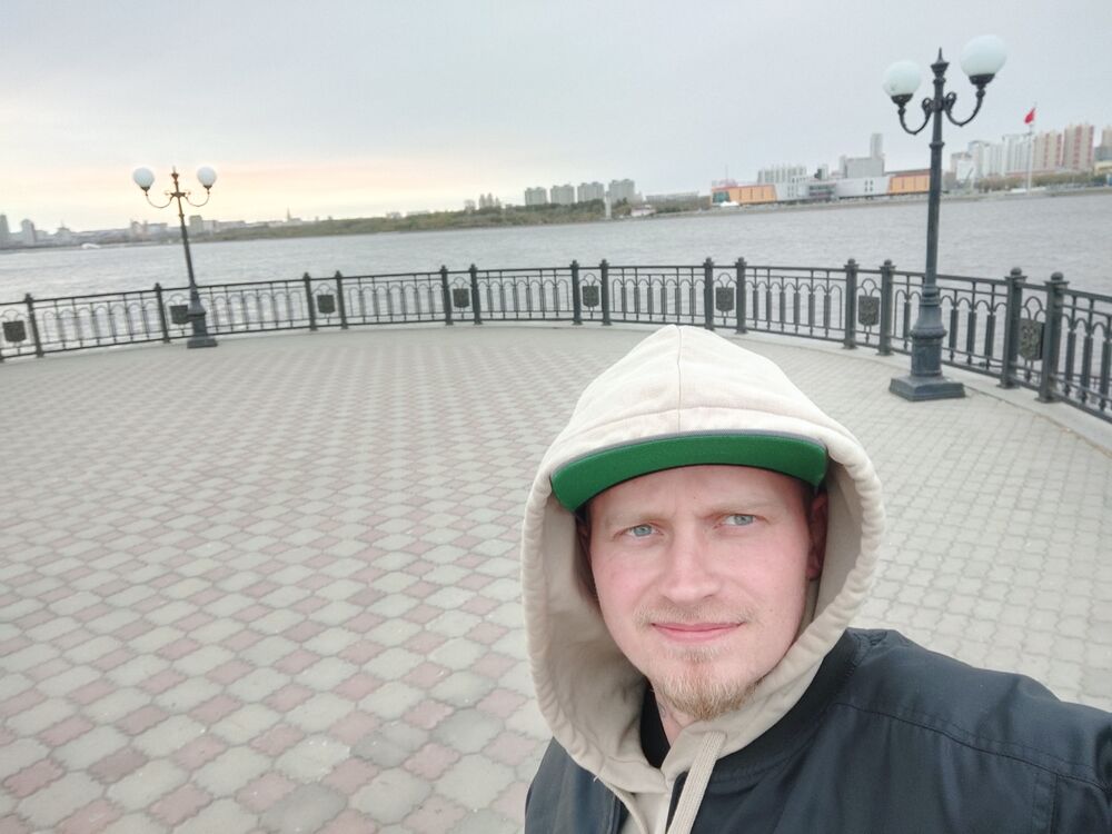  43638647  Bogdan, 34 ,    