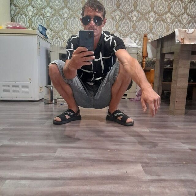  48159757  Igor, 43 ,    