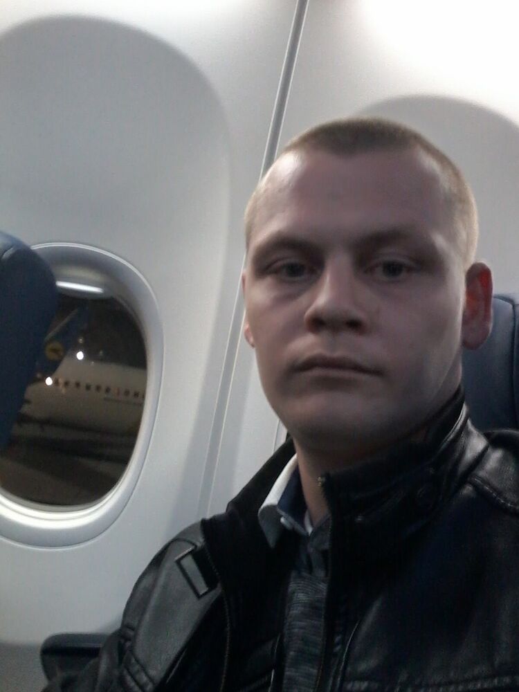  ,   Den, 34 ,  