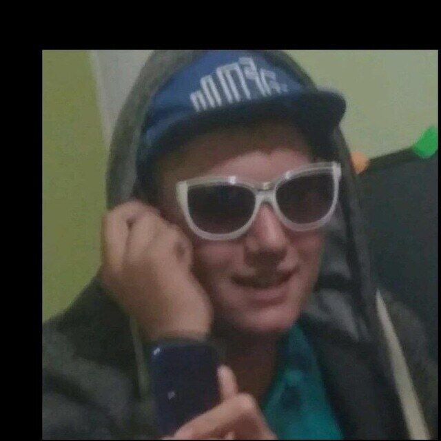  43195277  Denis, 21 ,    
