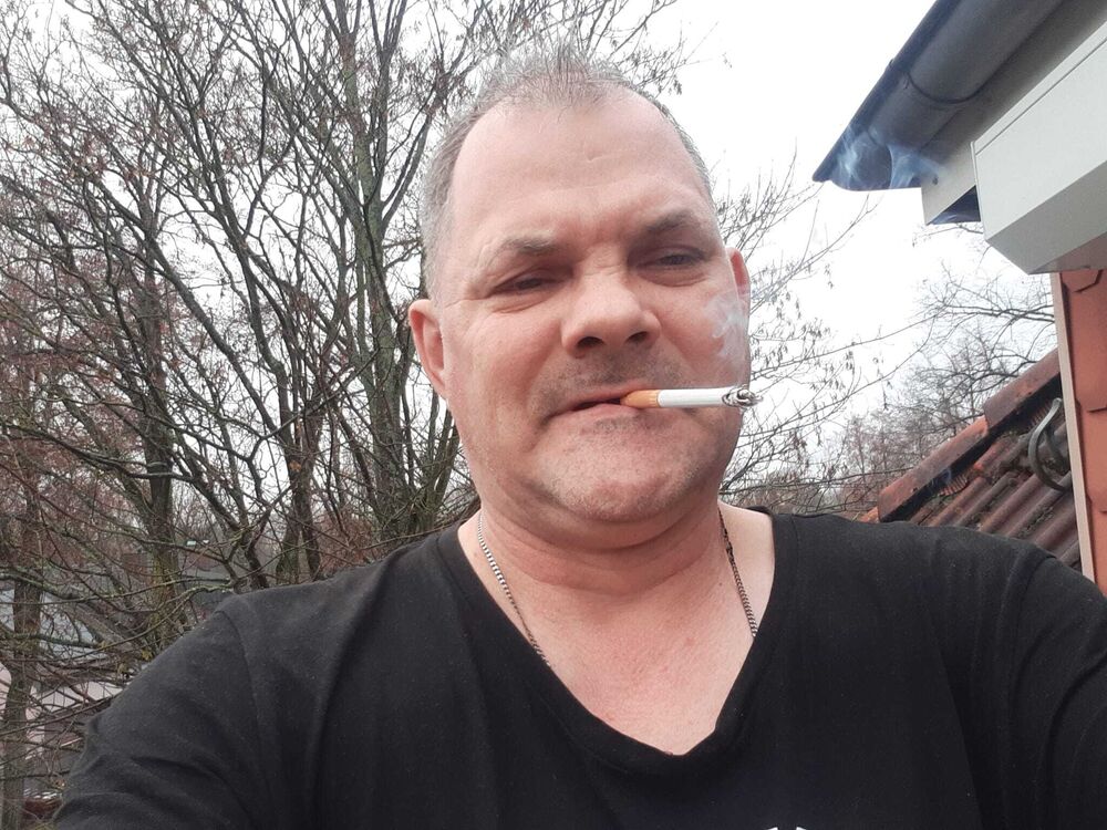  40438177  Sergejs, 49 ,    