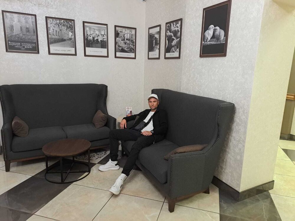  ,   Denis, 39 ,   ,   , c , 