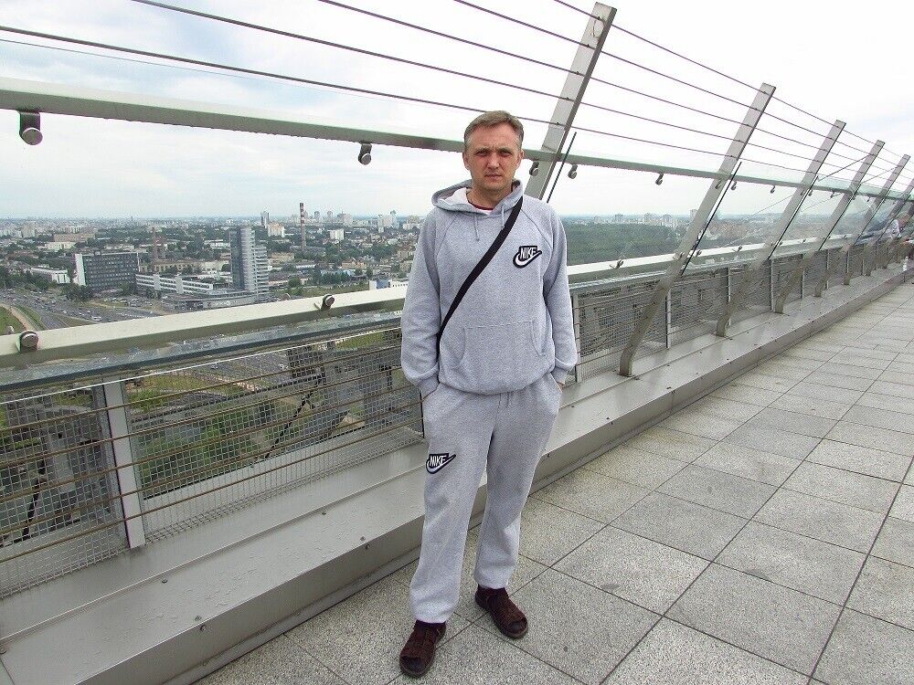  ,   Denis, 40 ,   ,   , c 