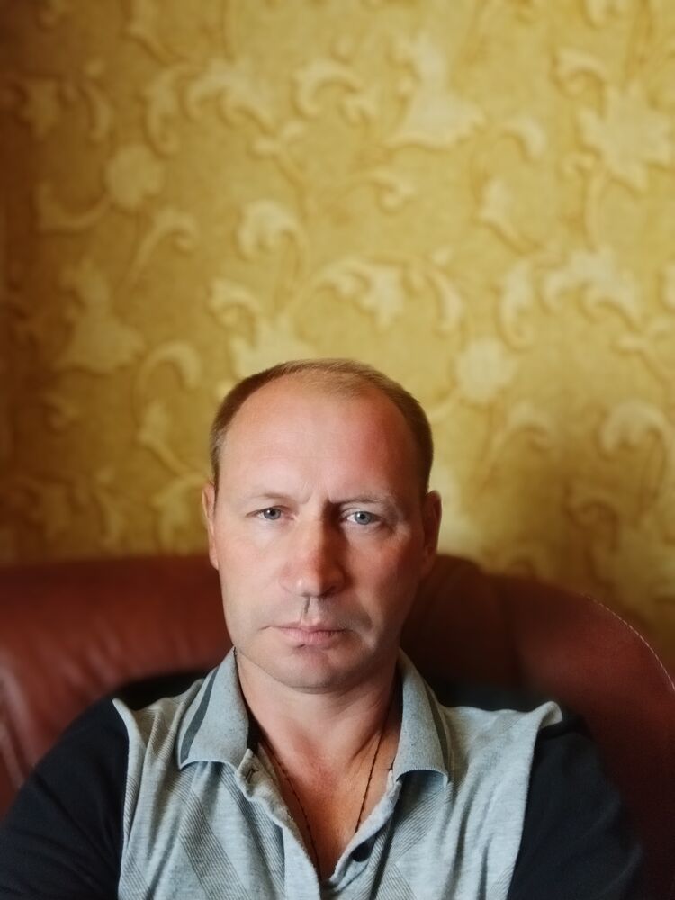  23829537  Leonid, 52 ,    