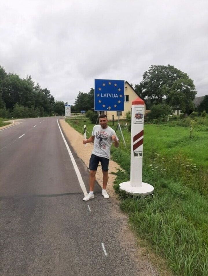  48542107  , 40 ,    