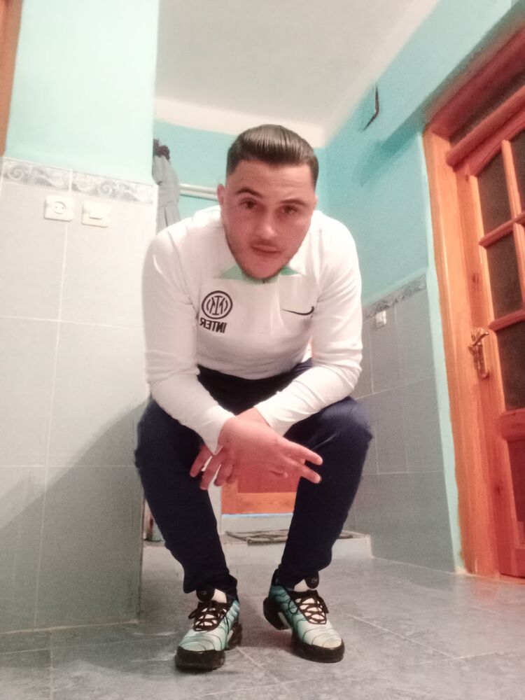  44367457  Hakou, 25 ,    Algiers