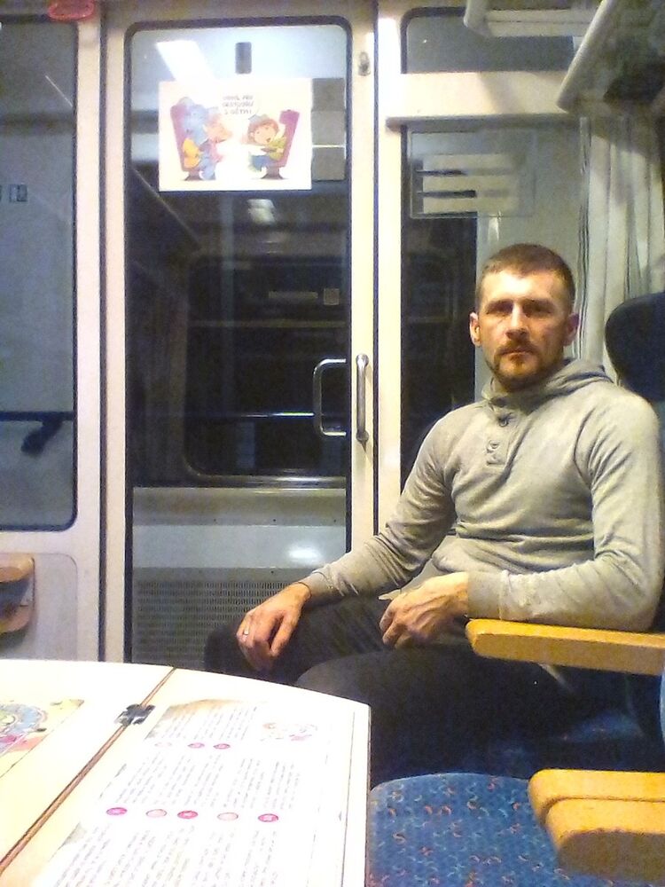  ,   Dmitro, 33 ,   ,   , c 