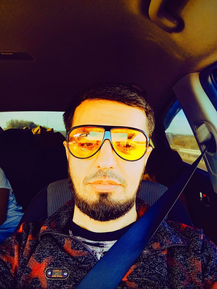  44131757  Mumin, 27 ,    