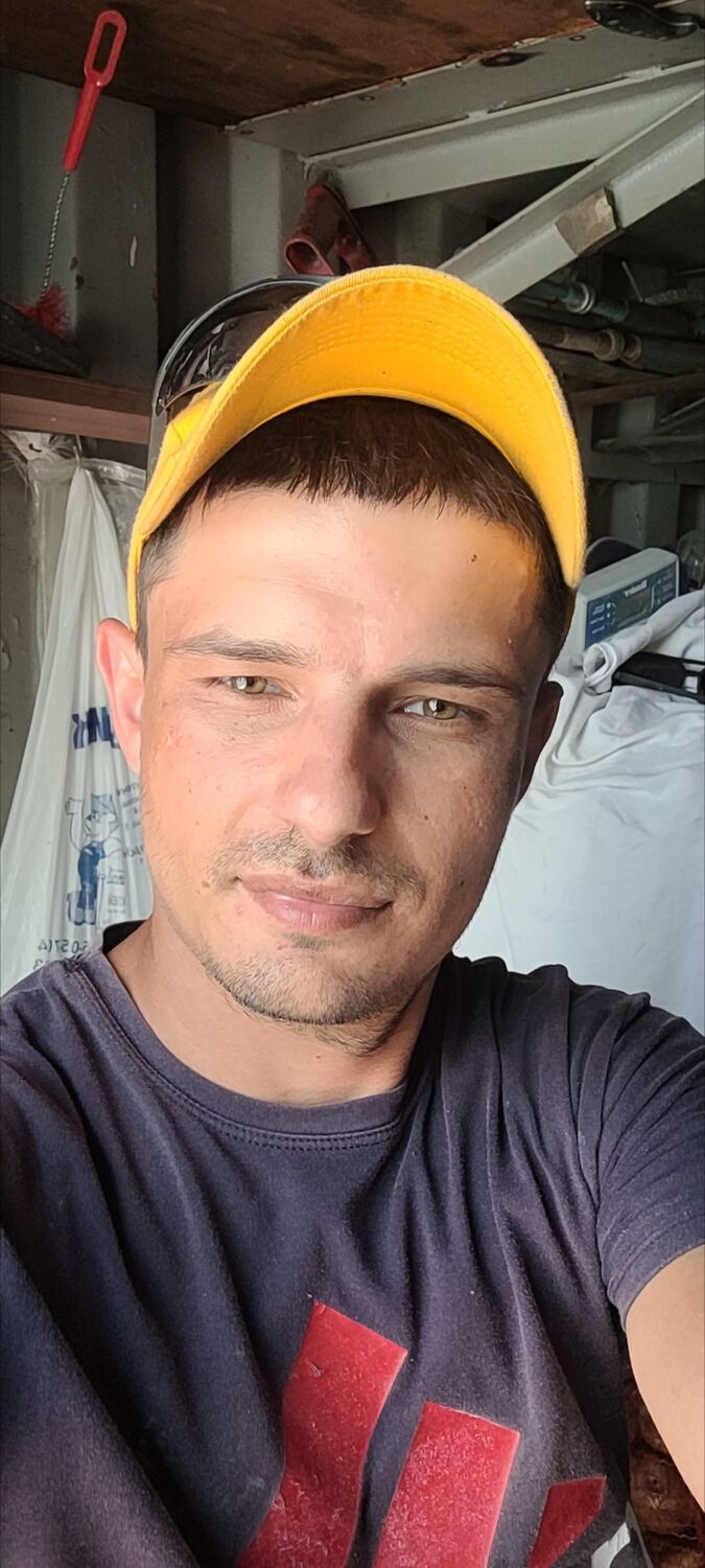  39707577  Denis, 33 ,    