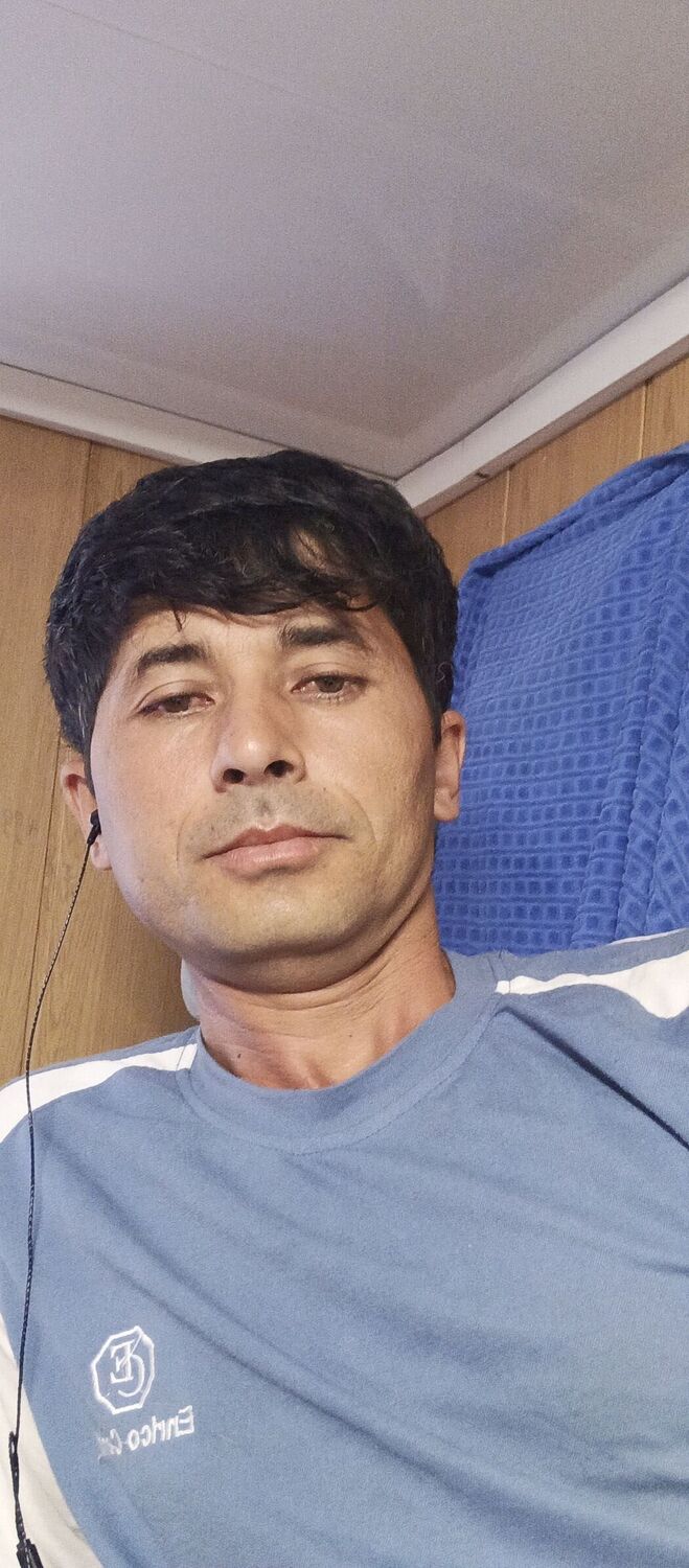  45873037  Utkir, 36 ,    