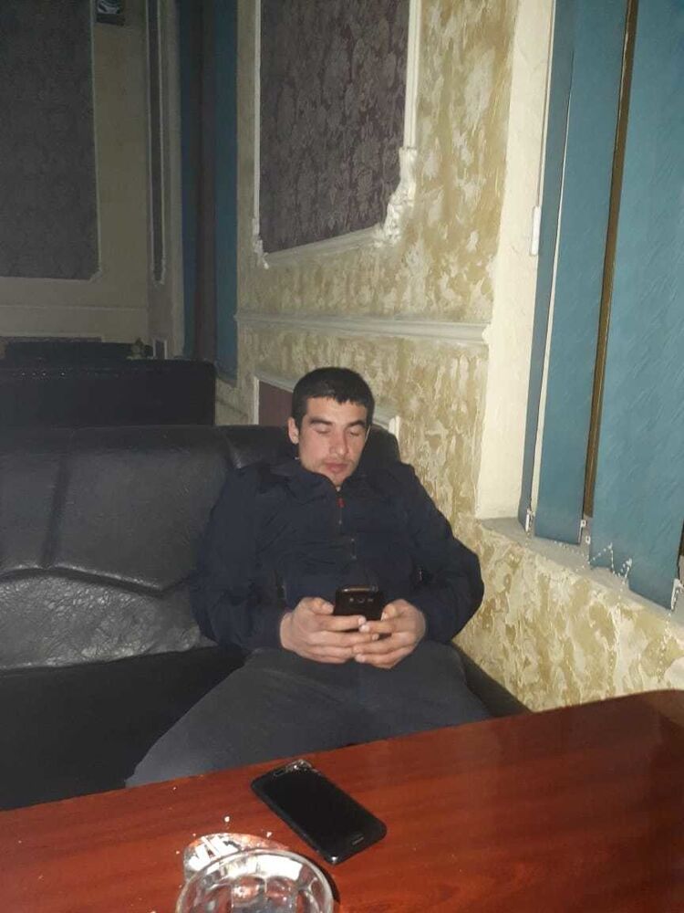  19324557  N Raximov, 32 ,    