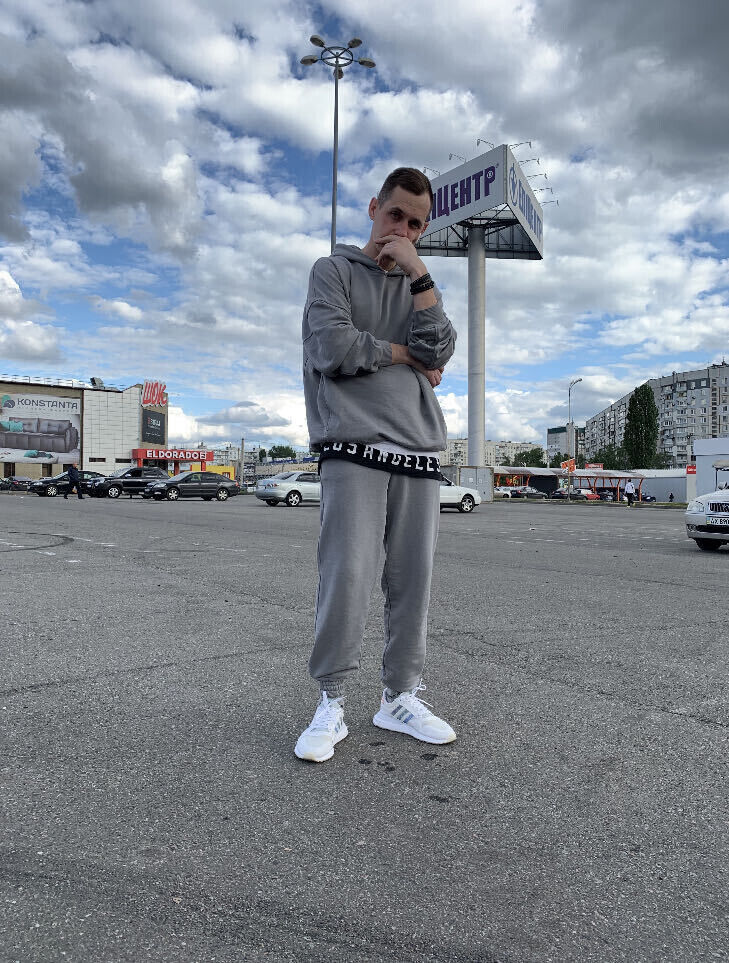  22327967  Vlad, 34 ,    