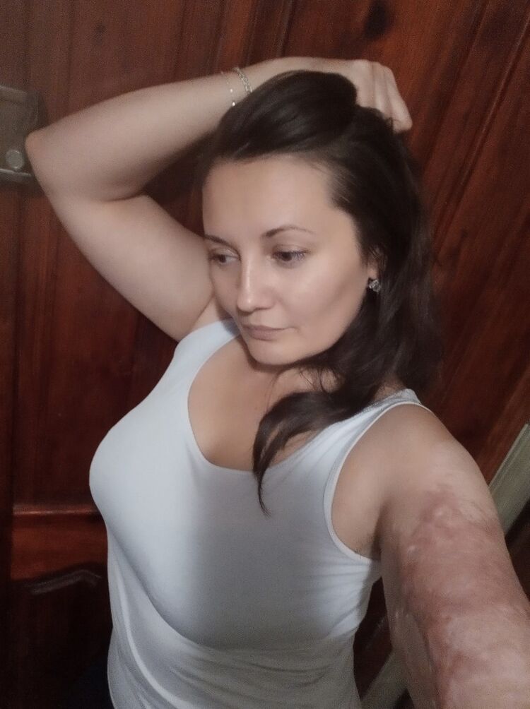  ,   Sonia, 41 ,   ,   , c 