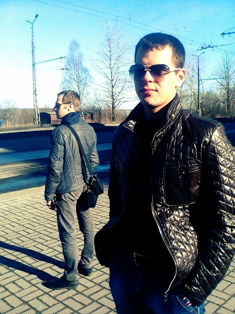  47422707  Denis, 32 ,    