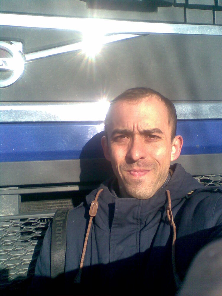  25629027  Max, 35 ,    