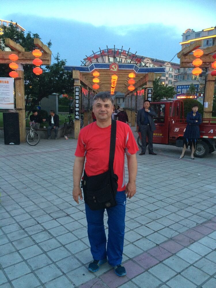  8020517  Zhenya, 49 ,    