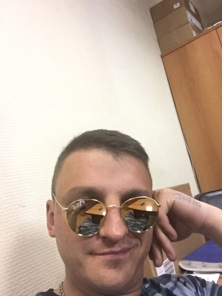  ,   Viktor, 36 ,   ,   , c 