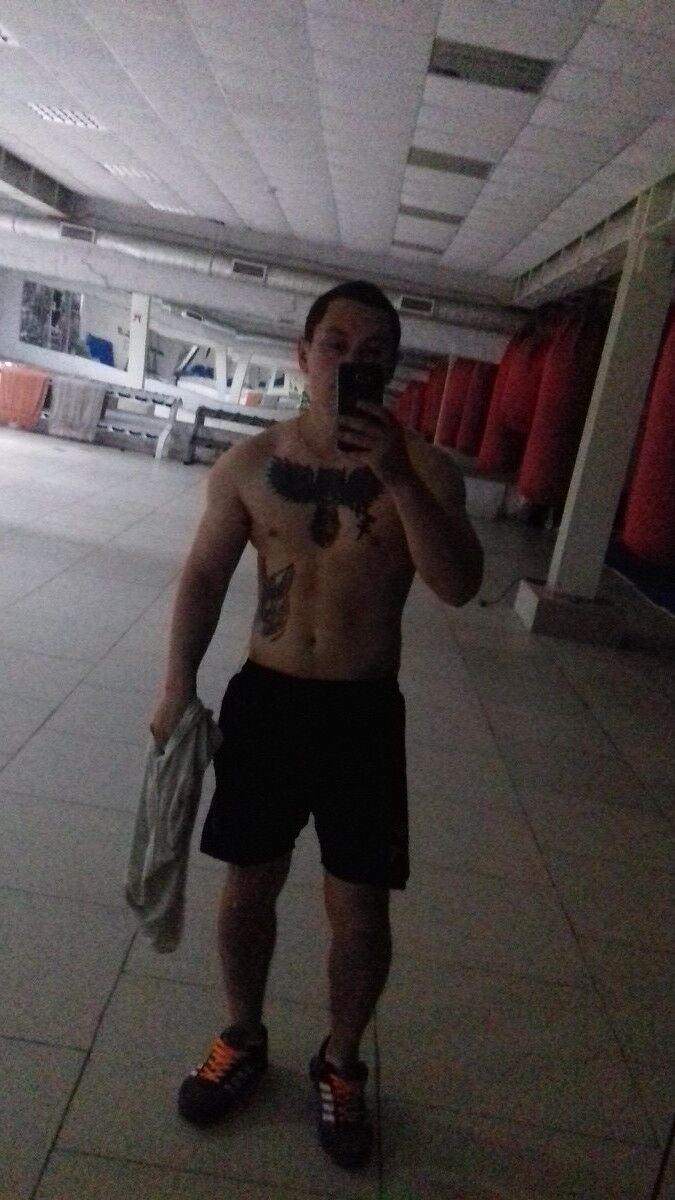  17986287  Artur, 32 ,    