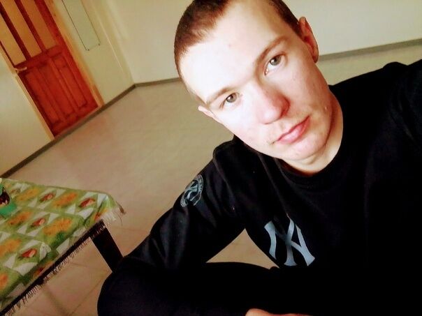  31007947  Nikolay, 25 ,    