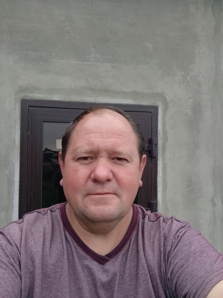  ,   Maksim, 40 ,   ,   