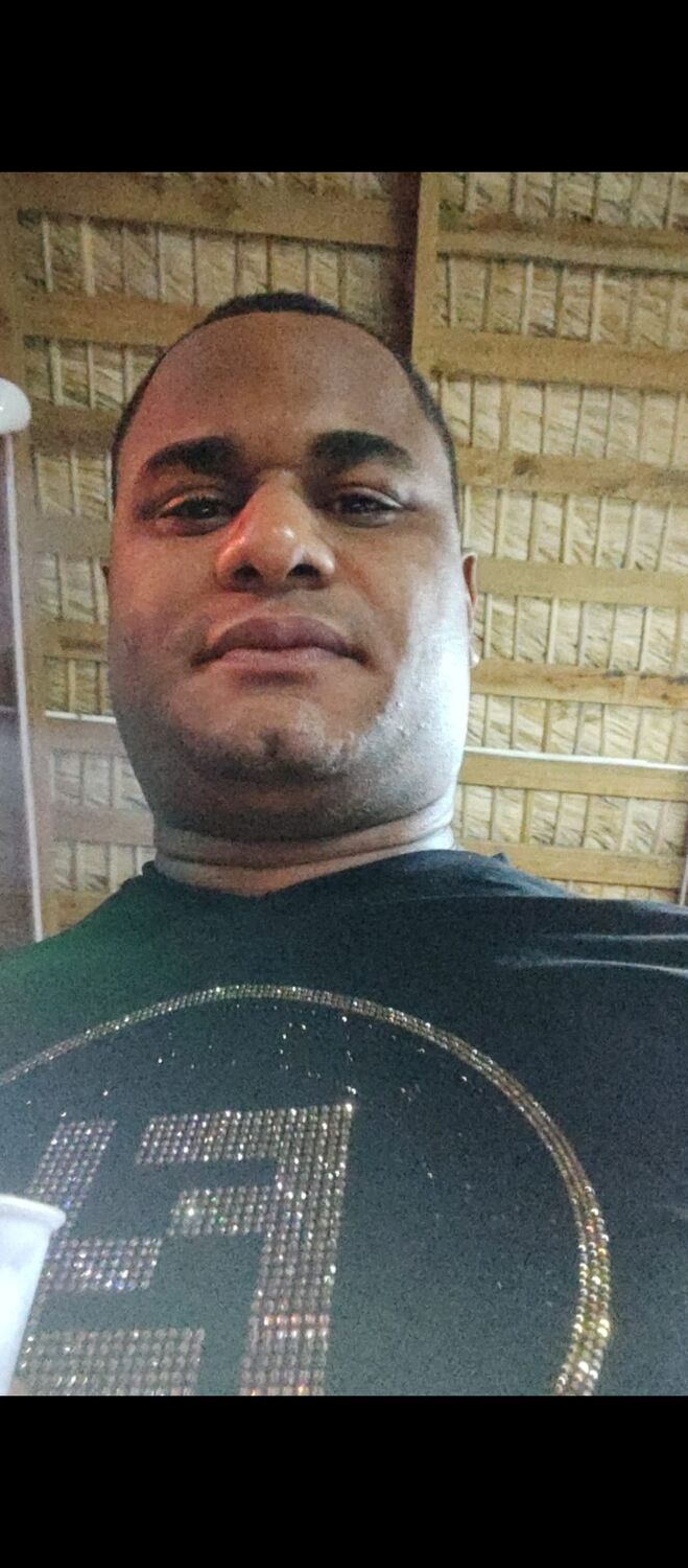  ,   Carlos, 37 ,   ,   