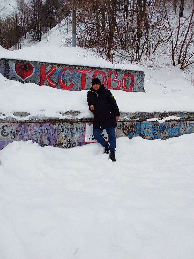  32958747  Ruslan, 31 ,    