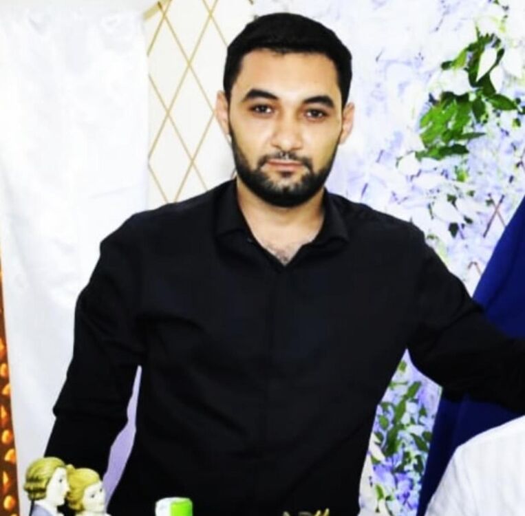  38908637  Yuska, 32 ,    