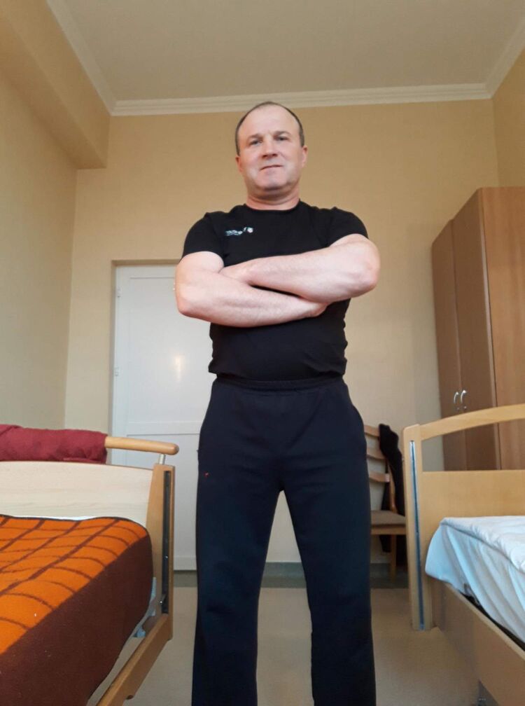  54599047  Igor, 57 ,    