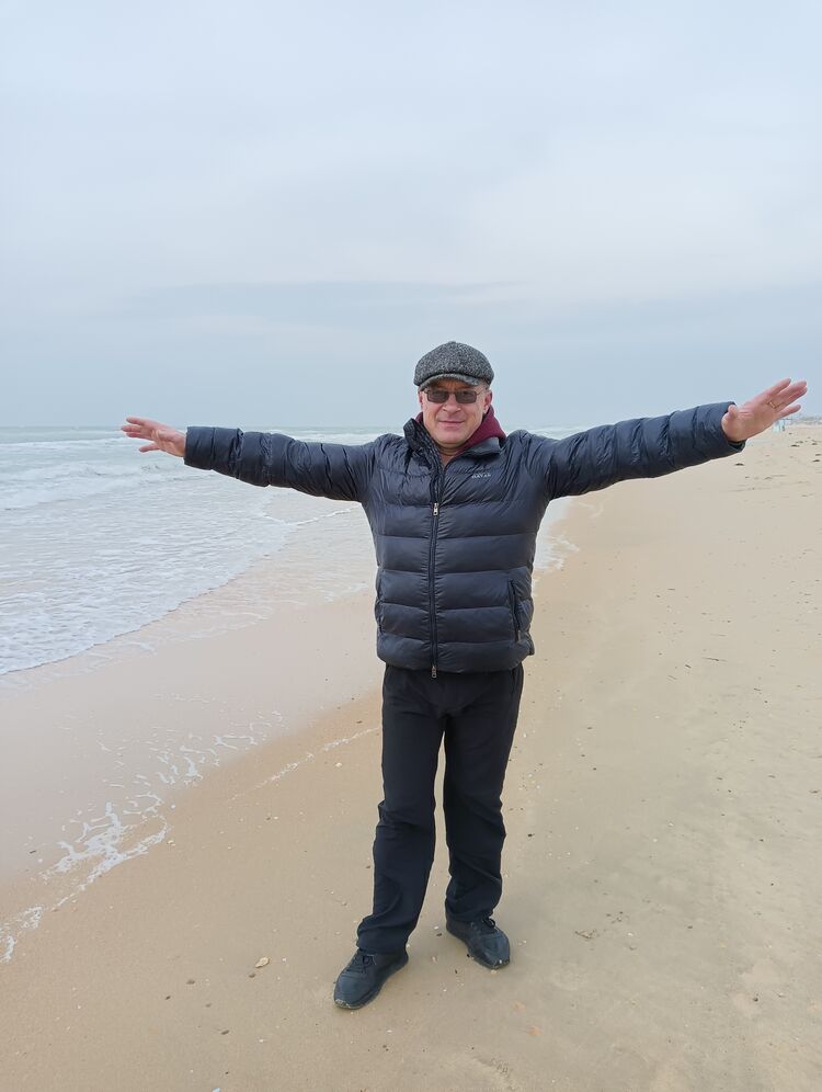  ,   Valentin, 49 ,   ,   , c 