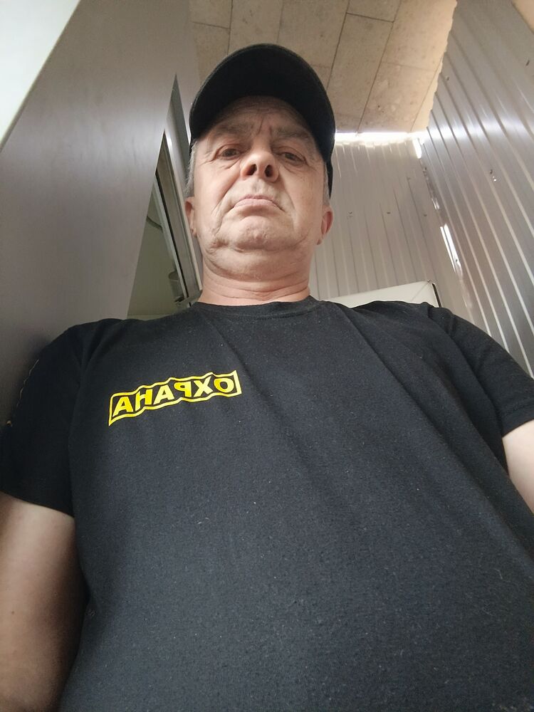  48353747  , 52 ,    