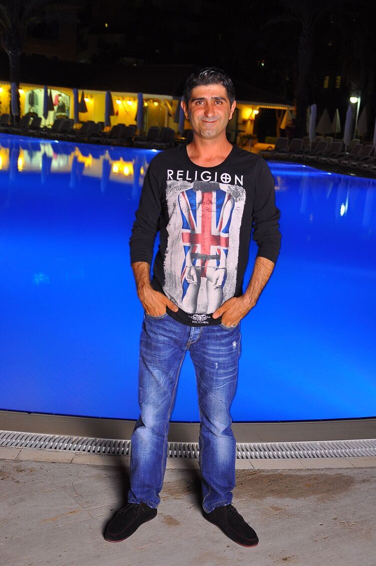  39876427  Murat, 43 ,    