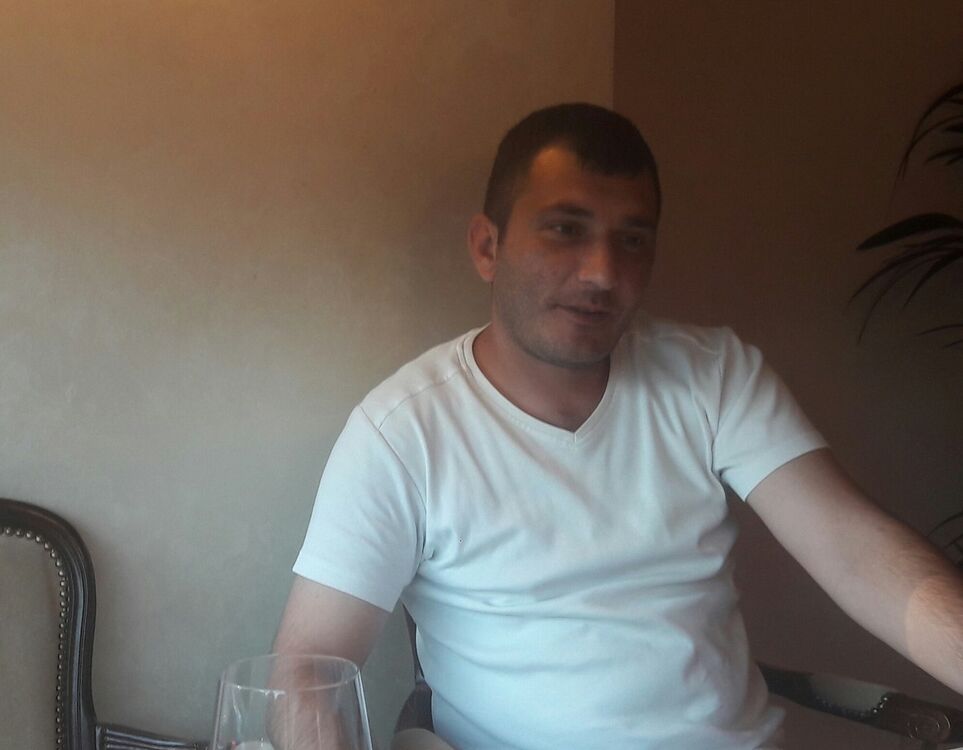  9843307  Arsen, 44 ,    