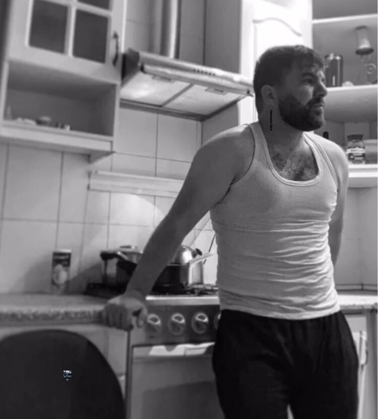  -,   Barber, 28 ,   ,   
