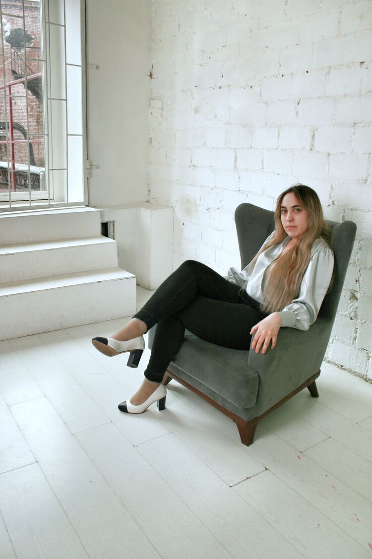  44927717  , 23 ,    -