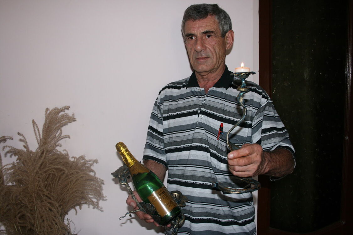  4730997  Joni, 73 ,    