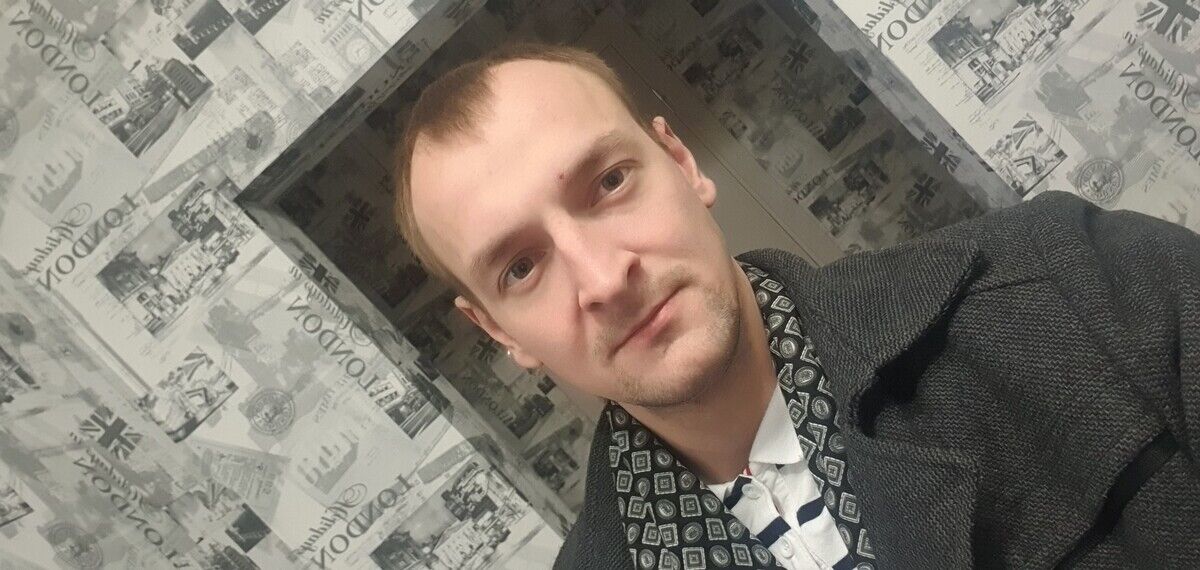  ,   Amerikanec, 33 ,   ,   