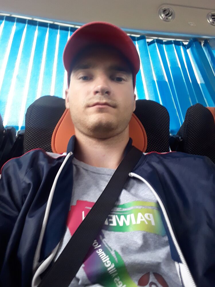  44889437  , 24 ,    