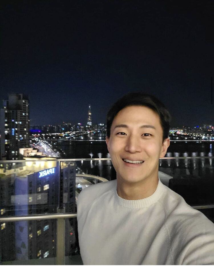  24308417  John Paul, 52 ,    Ansan
