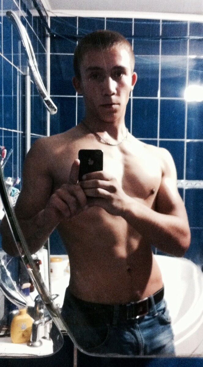  10372037  Roman, 28 ,    