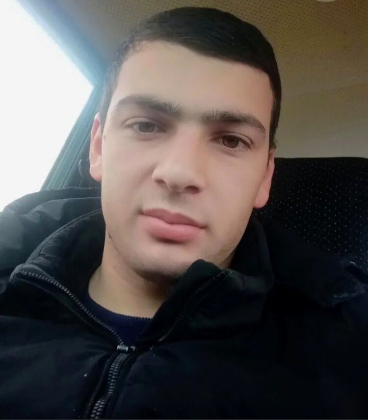  43728097  , 27 ,    