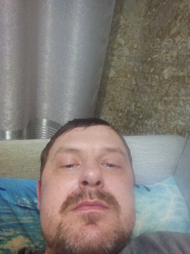  41212477  Alexei, 43 ,    
