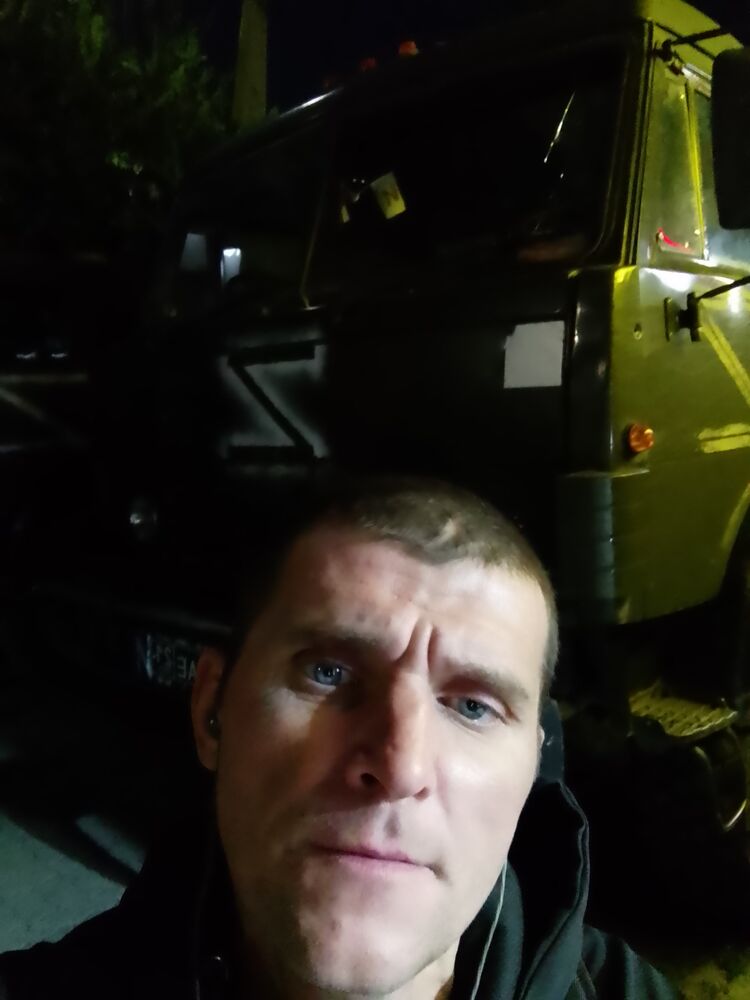  38222287  Vlad, 46 ,    --