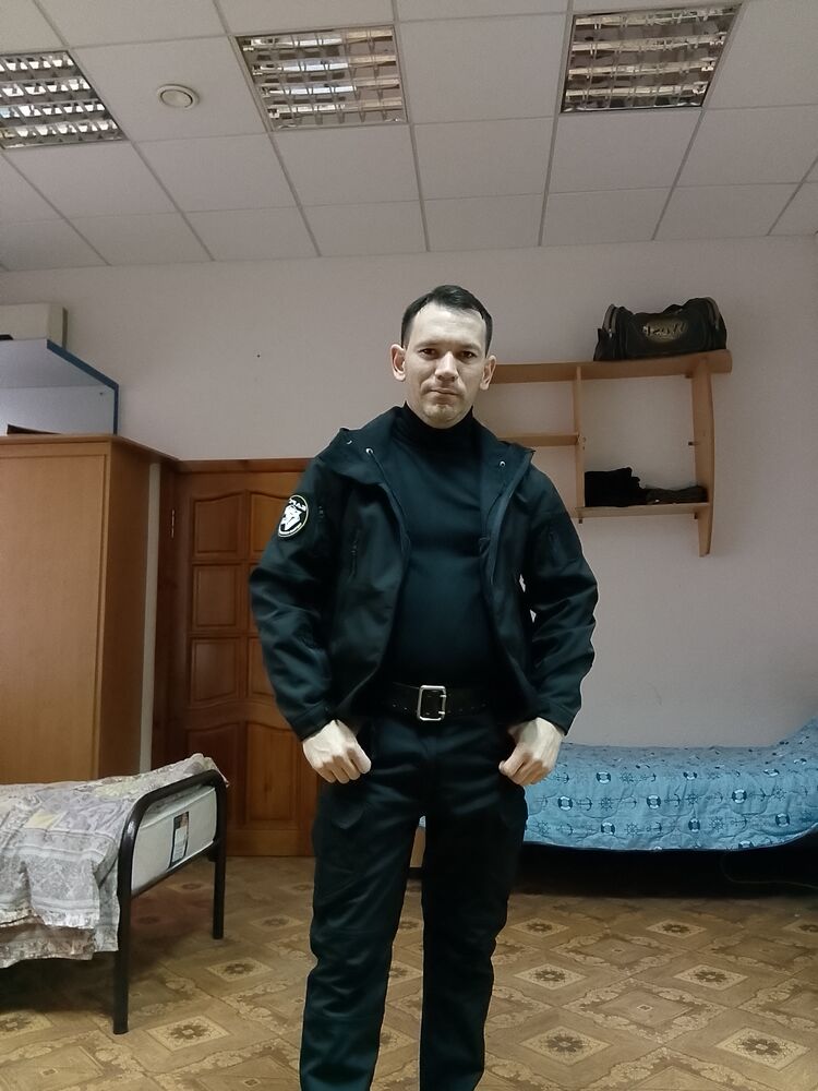  48283877  , 31 ,    