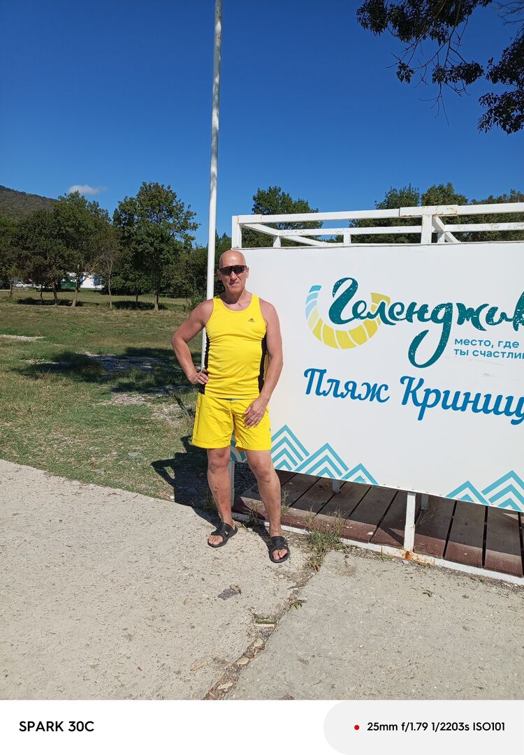  53759467  Vladislav, 64 ,    