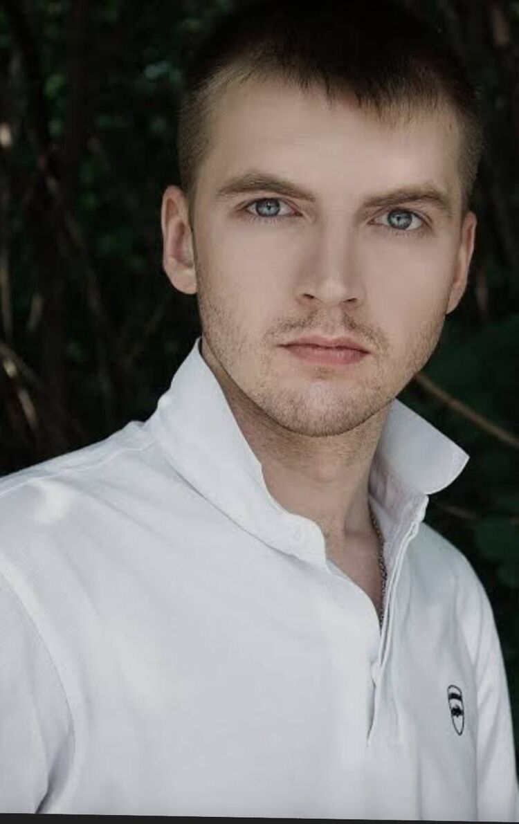  54129657  , 22 ,    Frankfurt Am Main