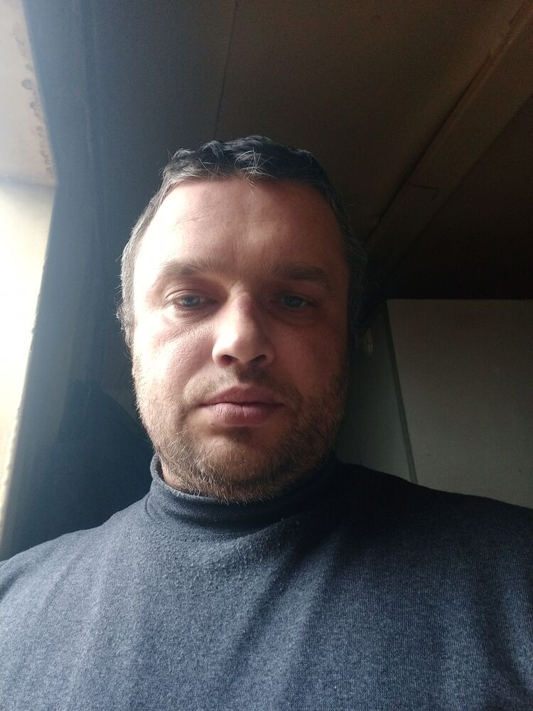  42367747   , 37 ,    