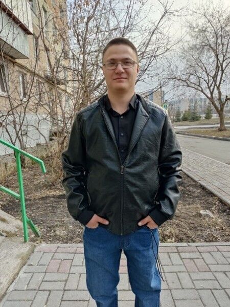  27601827  Alexander, 27 ,    